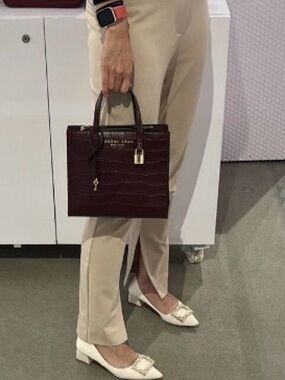 Like New!Marc Jacobs Burgundy Croc-Embossed Structured Tote - Gold Hardware